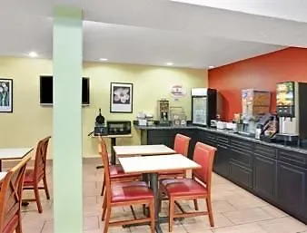 Super 8 By Wyndham Bolingbrook Hotel 2*
