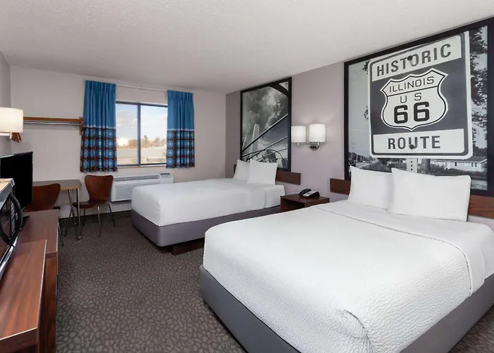 Super 8 By Wyndham Bolingbrook 2*