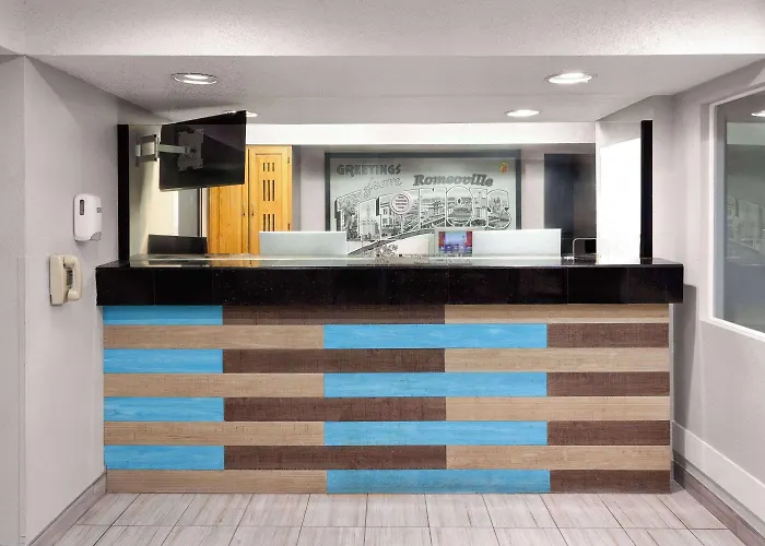 Super 8 By Wyndham Bolingbrook Romeoville