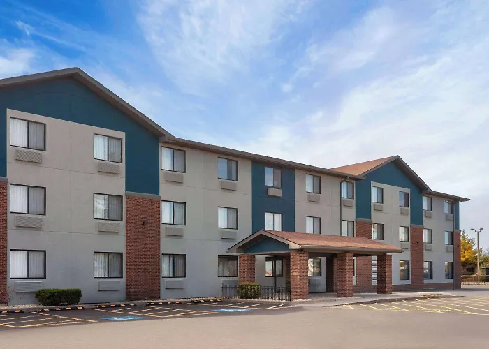 Hotel Super 8 By Wyndham Bolingbrook