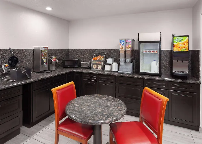 Super 8 By Wyndham Bolingbrook Hotel Romeoville