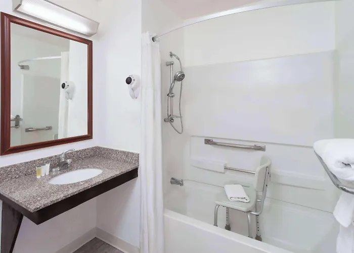 Super 8 By Wyndham Bolingbrook Hotel Romeoville