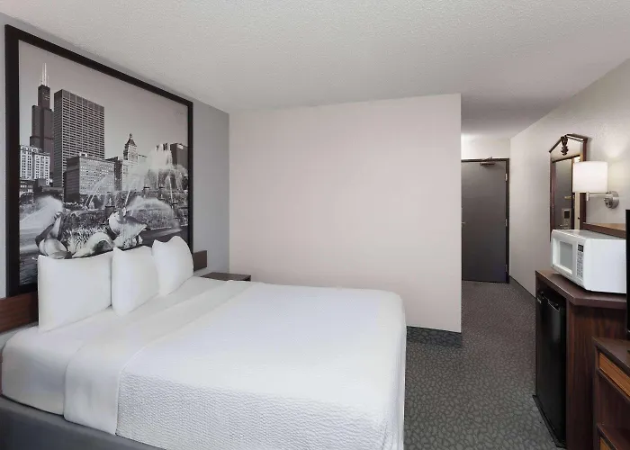 Hotel Super 8 By Wyndham Bolingbrook