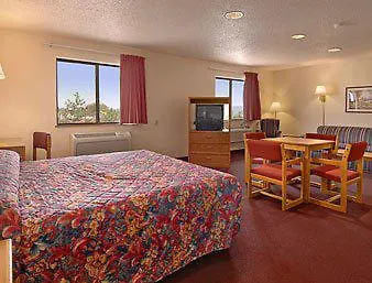 Super 8 By Wyndham Bolingbrook
